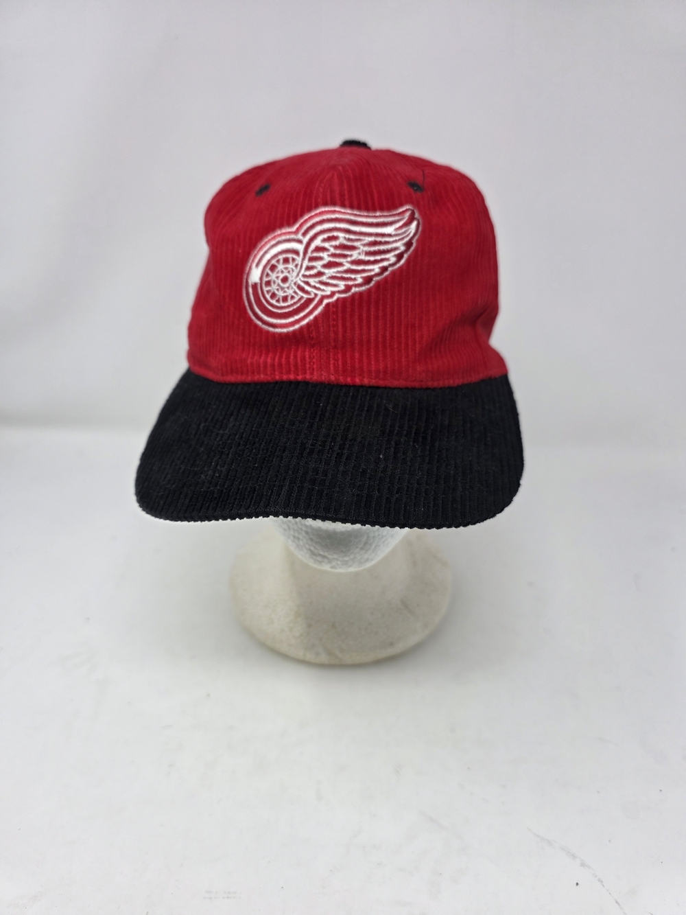 Vintage Detroit Red Wings NHL Corduroy Snapback Hat Red Black Green Underbrim